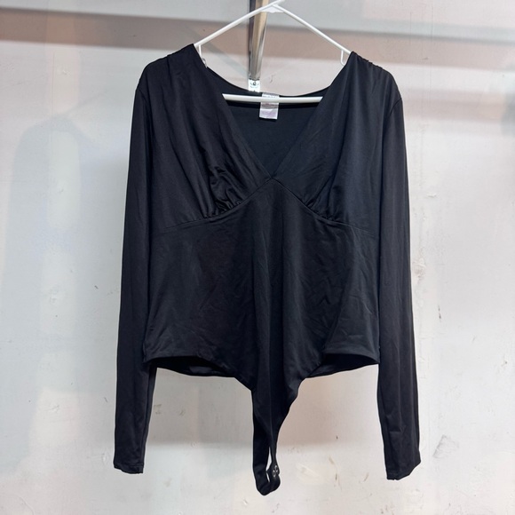 No boundaries long sleeve bodysuits nude & black in good condition size XXL - Picture 3 of 4